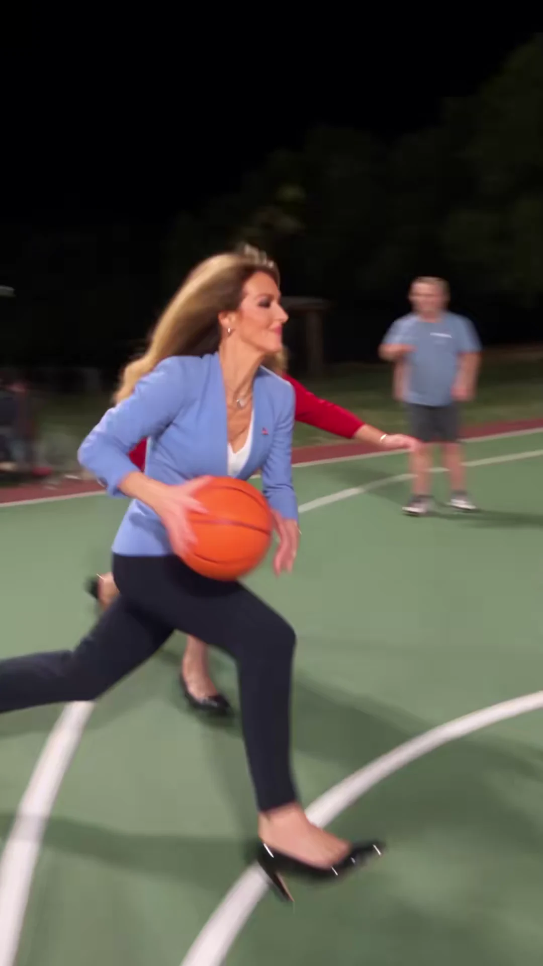 Attacker in the 1v1 Dunk source video
