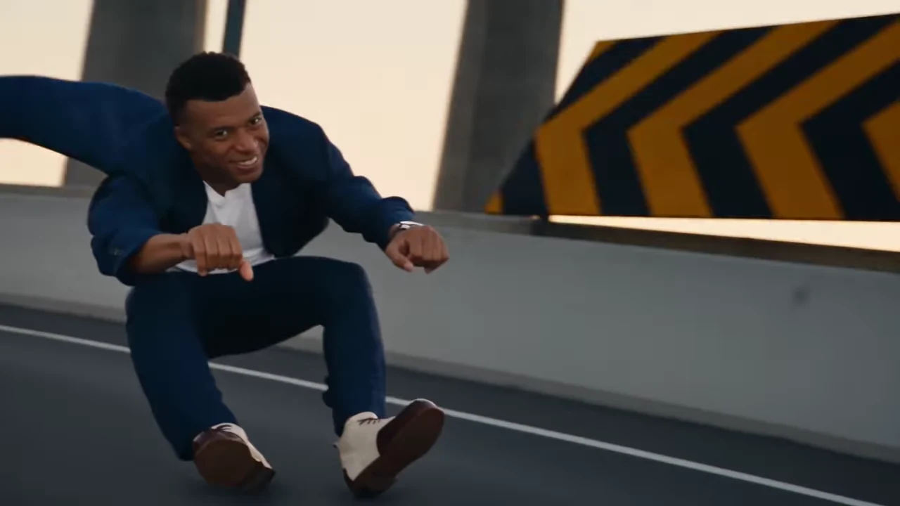 Lead rider in the Hover Chase source video