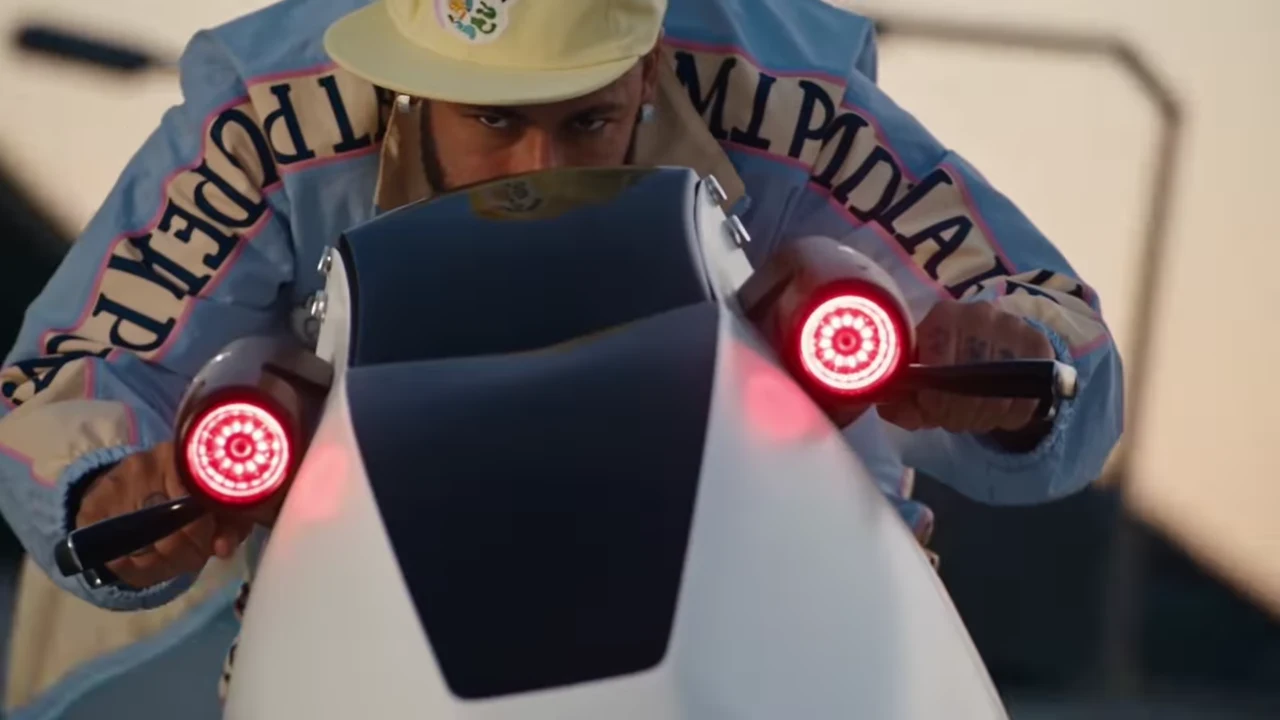 Chasing pilot in the Hover Chase source video